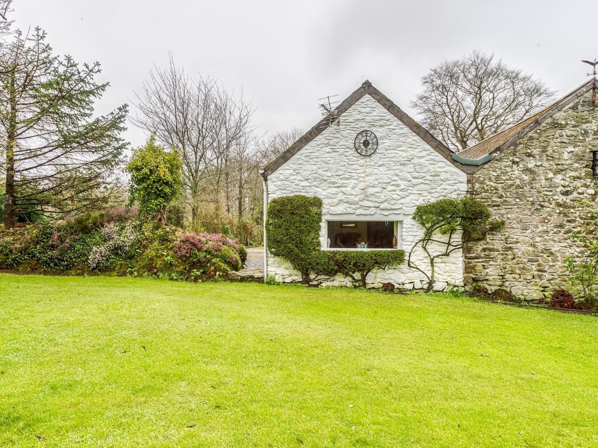Secluded Holiday Home In Ceredigion With Garden Pennant  Dış mekan fotoğraf