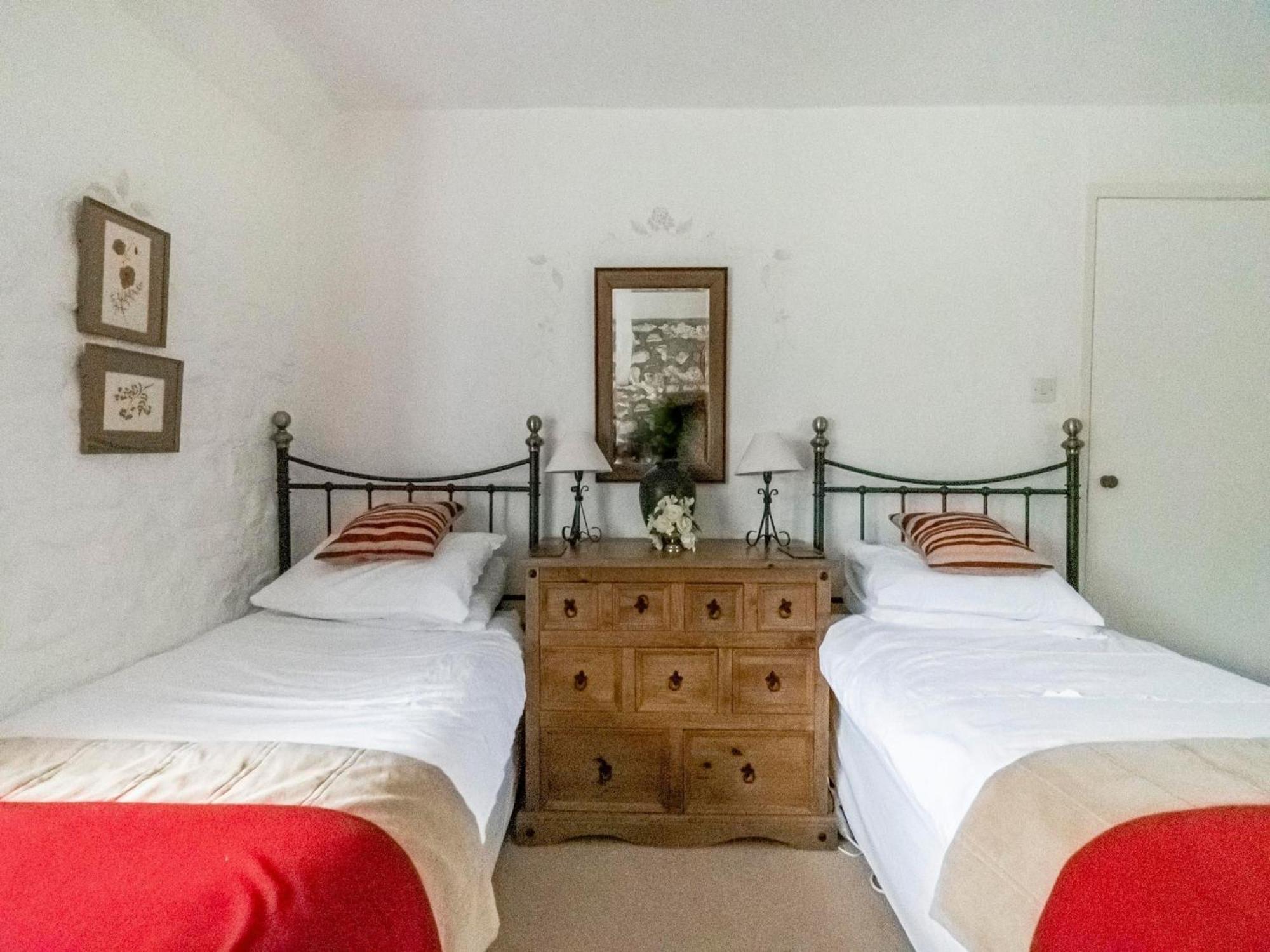 Secluded Holiday Home In Ceredigion With Garden Pennant  Dış mekan fotoğraf