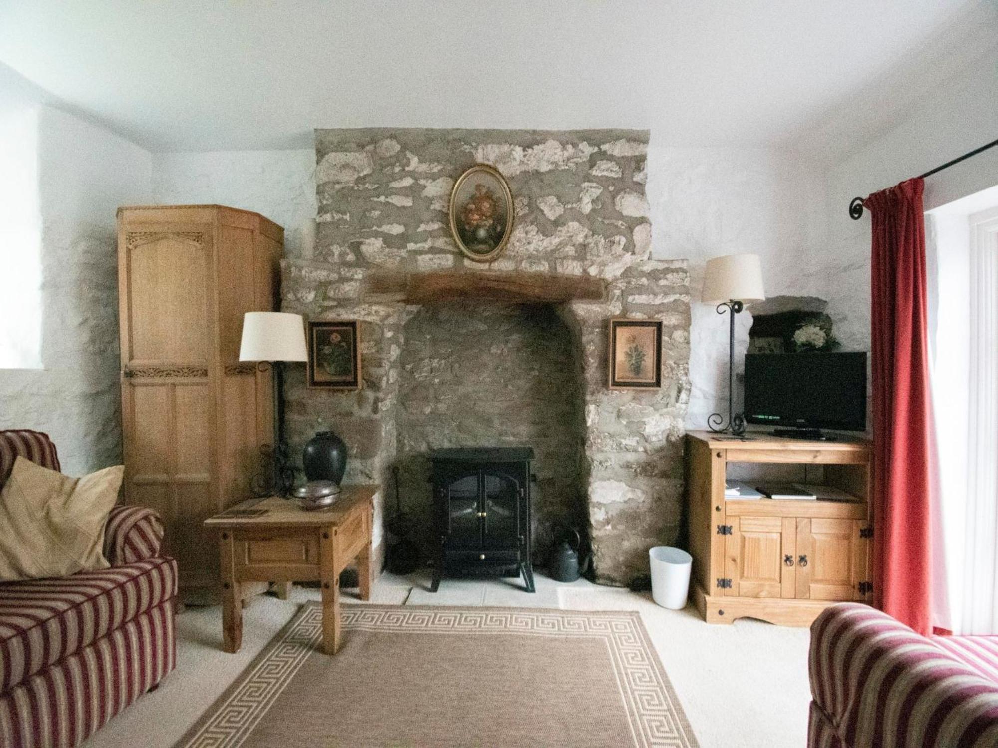 Secluded Holiday Home In Ceredigion With Garden Pennant  Dış mekan fotoğraf